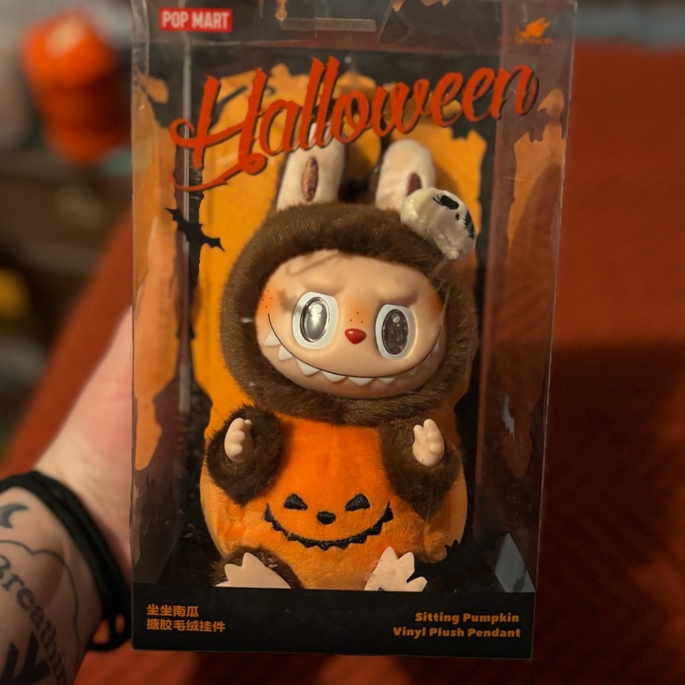 Halloween Sitting Pumpkin labubu